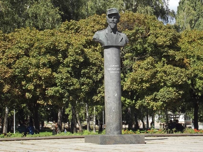 памятник жертвам фашизма фото