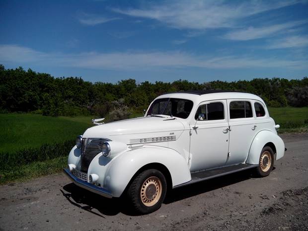 Chevrolet Master Deluxe 1939 года (белый)