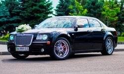 Chrysler 300C (черный) №3