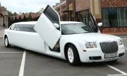 Лимузин Chrysler 300C (белый) №1
