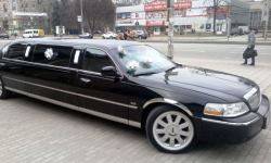 Lincoln Town Car (черный)