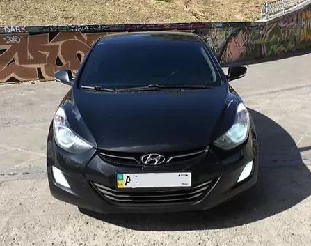 Hyundai Elantra (черная)