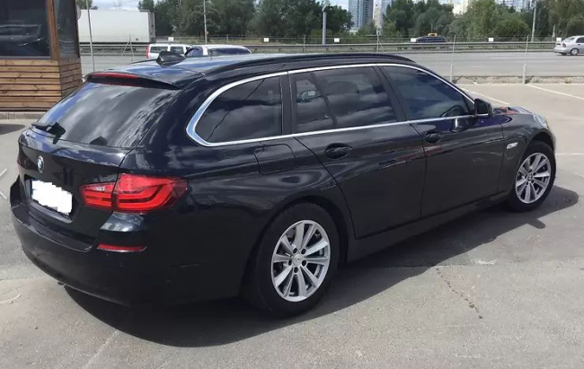 BMW 520 (черная)