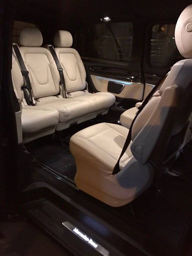Mercedes Benz V250 minibus