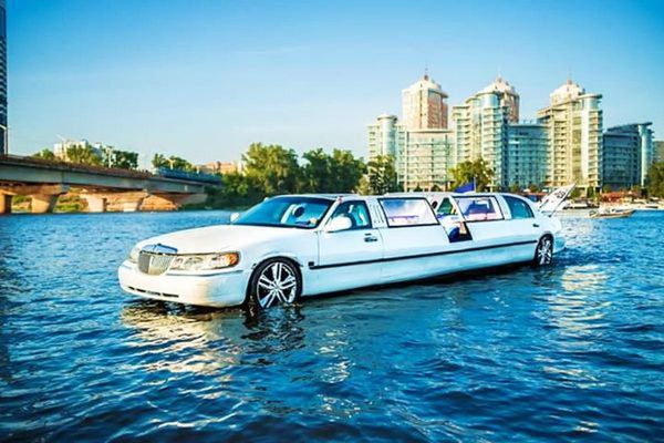 Linkoln Aqua-Limousine (по воде)