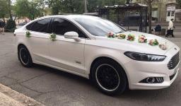 Ford Fusion (белый)