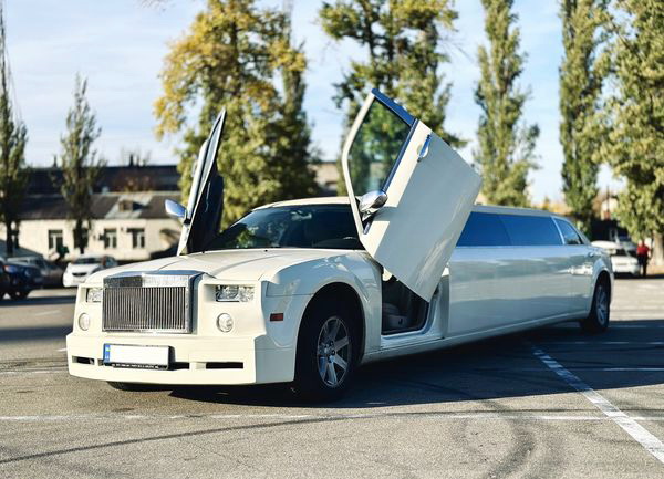 Лимузин Rolls-Royce Phantom Tiffani на свадьбу