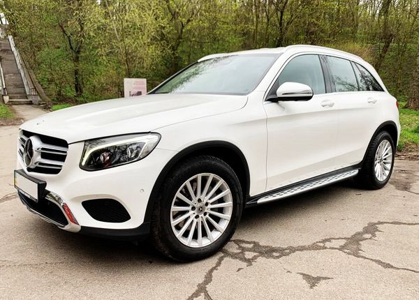 Внедорожник Mercedes Benz GLC 250d белый