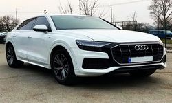 Внедорожник Audi Q8 S Line белая