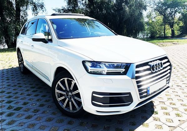 Внедорожник на свадьбу Audi Q7 белая