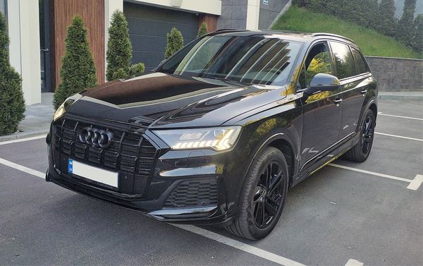 Аренда внедорожник на свадьбу Audi Q7 черный