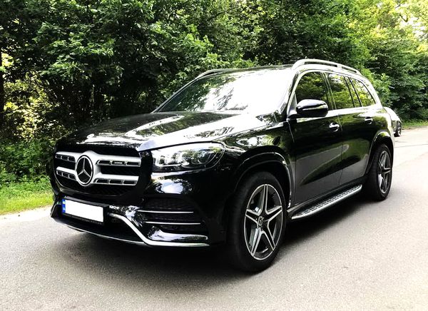 Внедорожник Mercedes GLS 350d 2021 год черный 