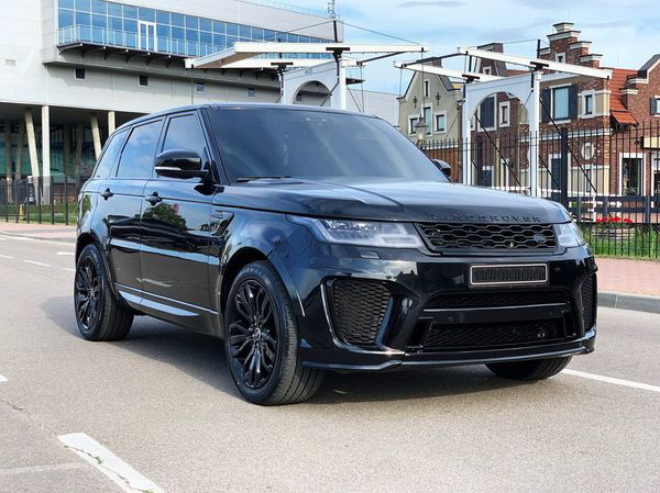 Внедорожник Range Rover Sport Style SVR черный