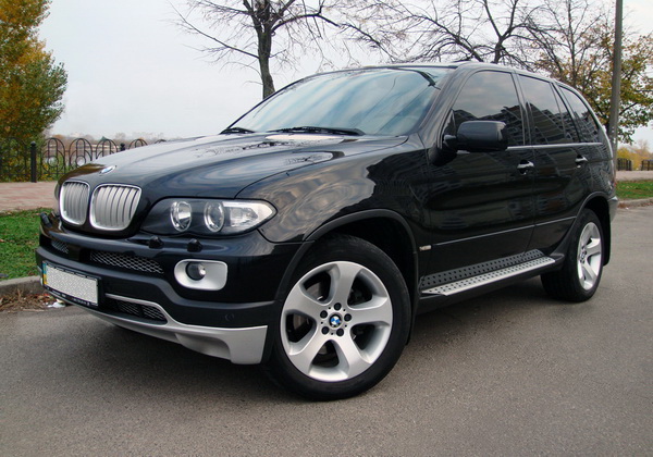 Внедорожник BMW X5 черный