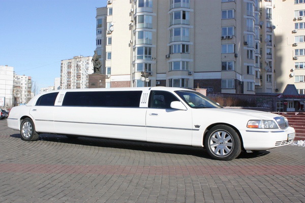 Лимузин Lincoln Town Car 120 NEW белый