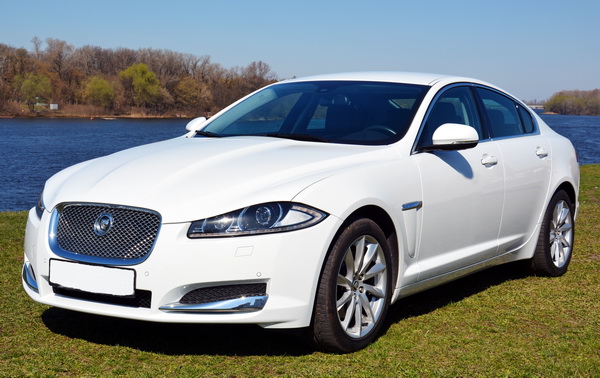 Авто на свадьбу JAGUAR XF белый