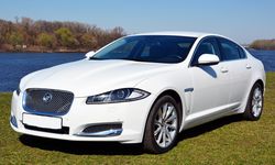 Авто на свадьбу JAGUAR XF белый