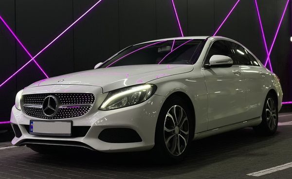 Авто на свадьбу Mercedes Benz C300 белый