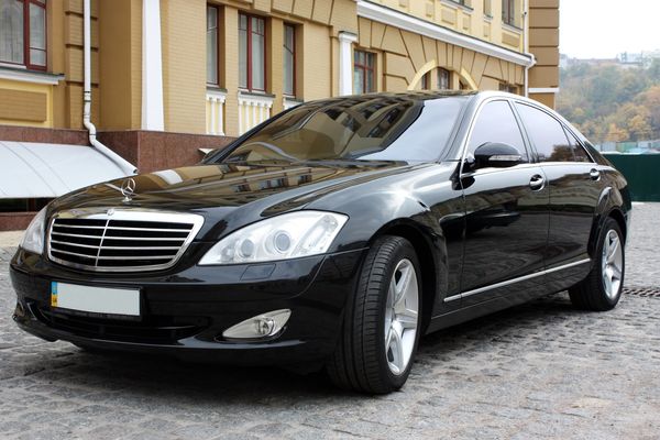 Бизнес авто Merсedes S-class W221 S600 черный