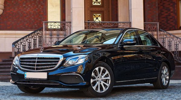 Аато бизнес класса Mercedes E-class W213 черный 