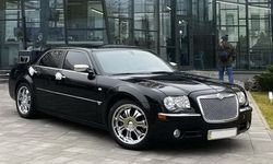 Chrysler 300C черный