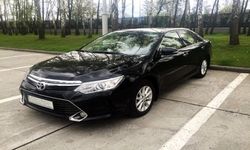 Toyota Camry черная 2016 года