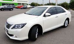 Toyota Camry V50 (белая)