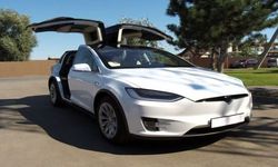 Внедорожник Tesla Model X белая