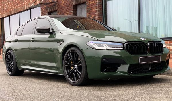 Прокат спорткар BMW M5 F90 Competition без водителя на свадьбу съемки