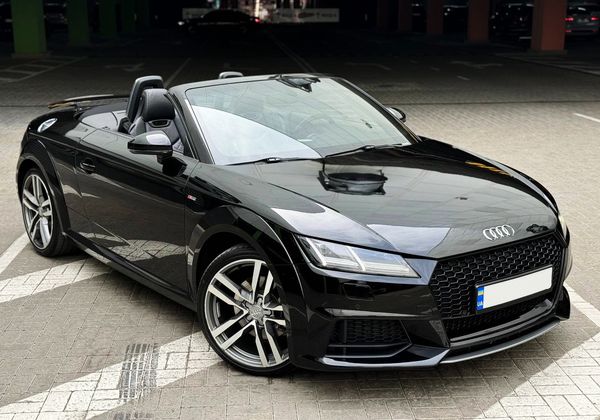 Кабриолет Audi TT S-line Quttro для фотосессии съемки