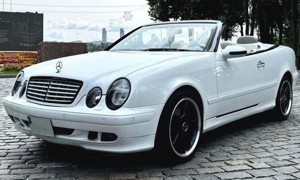Кабриолет Mercedes W208 clk белый на свадьбу съемки