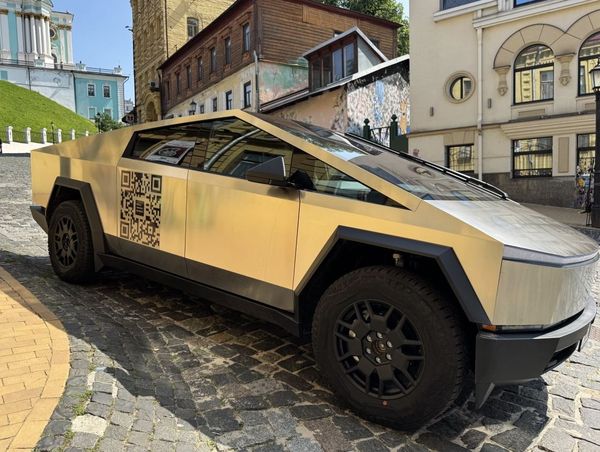 Tesla Cybertruck на фотосессию съемки свадьбу