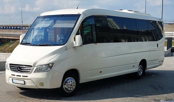 Автобус на свадьбу трансфер Mercedes-Benz белый аренда