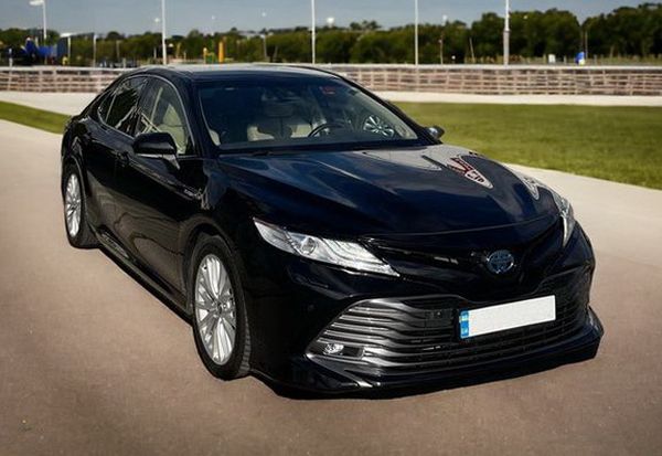 Аренда Toyota Camry 2025 в Киеве — прокат Camry без водителя