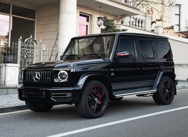Прокат Mercedes-Benz G63 AMG (Гелик) без водителя в Киеве 