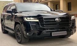 Внедорожник Toyota Land Cruiser 300 черный - авто на свадьбу в Киеве