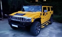 Hummer H2 желтый — аренда для съемок в Киеве